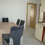 Teo Trogir-seget Apartman *