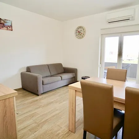 Teo Trogir-seget Apartman Trogir