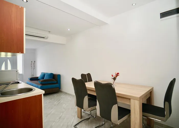 Teo Trogir-seget Apartment