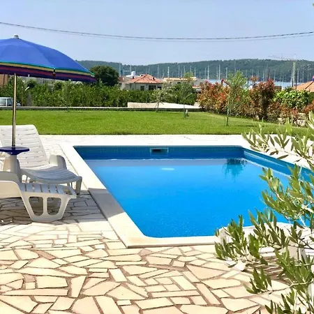 Teo Trogir-seget *