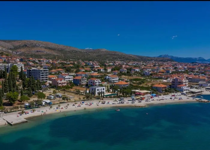 Teo Trogir-seget Appartement
