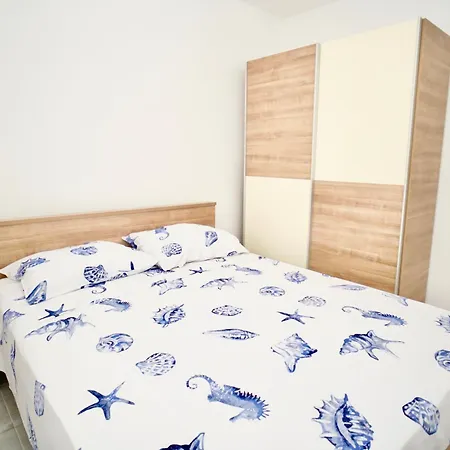 Teo Trogir-seget Apartment